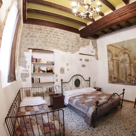 Casa Mario Lupo - And *